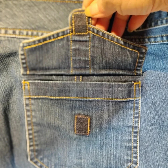 B.U.M. Women's Plus Stretch Denim Capri's in Size Plus 20 - Picture 8 of 13